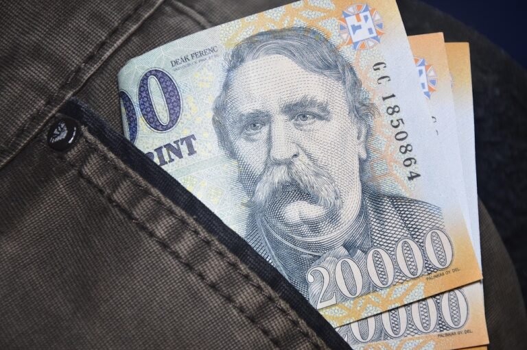 Amikor a pénz már nem csak szám: miért él ma milliókban állandó szorongás a megélhetés miatt?