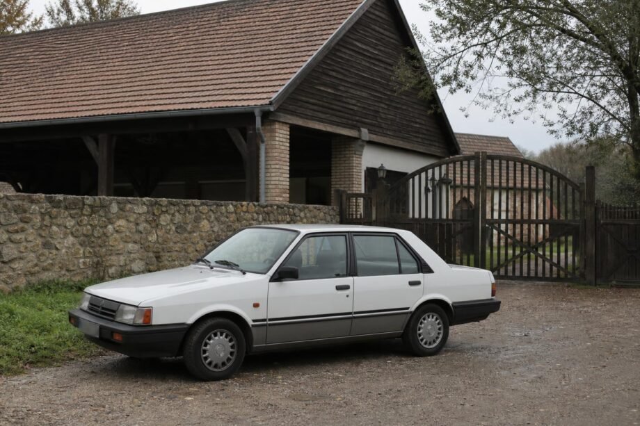Hibás adat miatt szűnt meg Pintér Sándor Wartburgjának biztosítása