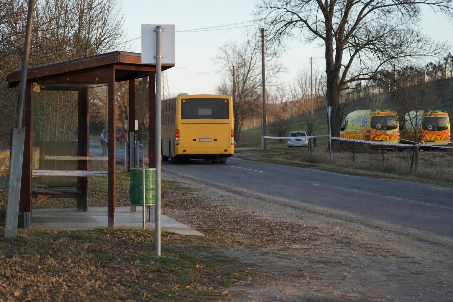 K&eacute;t tinil&aacute;ny s&eacute;r&uuml;lt meg egy ny&iacute;rmih&aacute;lydi buszmeg&aacute;ll&oacute;ban t&ouml;rt&eacute;nt vereked&eacute;sben