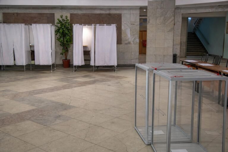 Ötven százalék körüli eredményt mérnek Putyin pártjának az orosz választáson