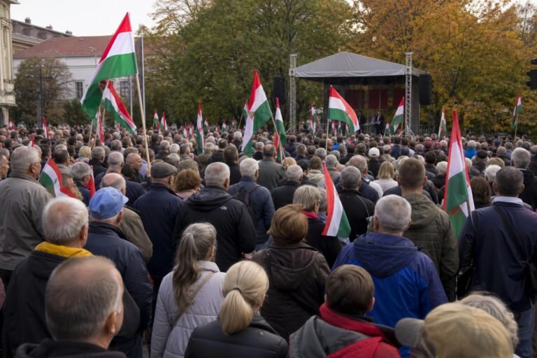 Fidesz-szimpatiz&aacute;nsok az ellenz&eacute;ki l&eacute;tről: kiv&aacute;r&aacute;sra rendezkedhet be a p&aacute;rt